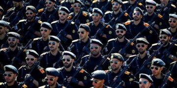 Ιράν: Επίδειξη δύναμης με μεγαλειώδη στρατιωτική παρέλαση για την Ημέρα των Ενόπλων Δυνάμεων