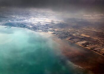 «Εμπεριστατωμένη έρευνα» ζητά ο Χαμενεΐ