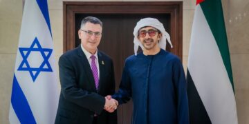 Επίσκεψη του υπουργού Εξωτερικών στα ΗΑΕ – Συνάντηση με τον ομόλογό του Αμπντάλα μπιν Ζαγέντ αλ Ναχιάν