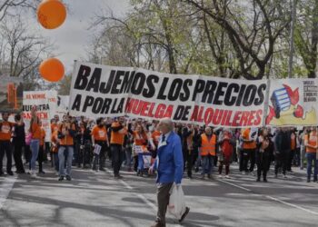 Μαζικές διαδηλώσεις σε όλη τη χώρα κατά της στεγαστικής κρίσης