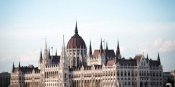 Ισόβια απαλλαγή από τους φόρους θα έχουν οι μητέρες τουλάχιστον δύο παιδιών