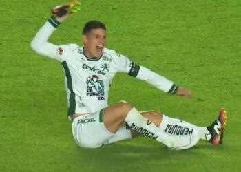 Χάμες Ροντρίγκες: Πέταξε εκνευρισμένος το παπούτσι του προς τον διαιτητή