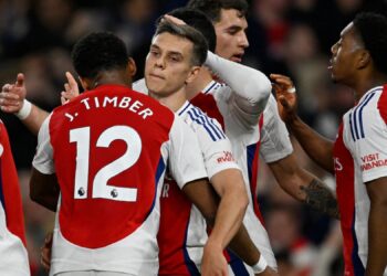 Η Άρσεναλ «γκέλαρε» κόντρα στην Κρίσταλ Πάλας (2-2) και η Λίβερπουλ βρίσκεται «αγκαλιά» με τον τίτλο