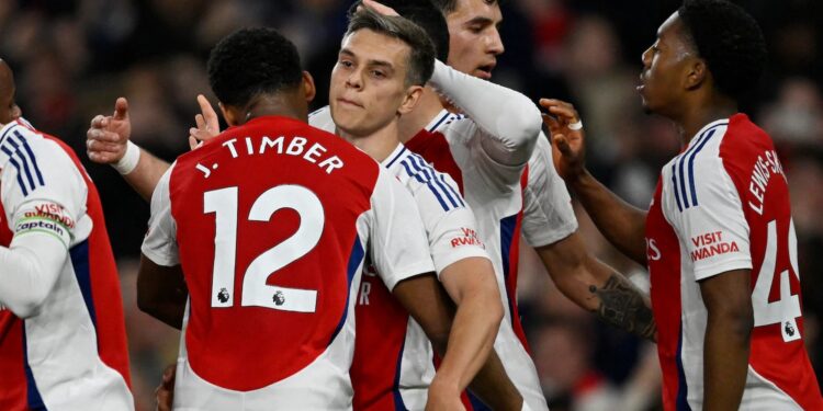 Η Άρσεναλ «γκέλαρε» κόντρα στην Κρίσταλ Πάλας (2-2) και η Λίβερπουλ βρίσκεται «αγκαλιά» με τον τίτλο