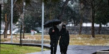 Καιρός: «Χειμωνιάζει» από σήμερα το απόγευμα με βροχές, καταιγίδες και πτώση της θερμοκρασίας