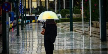 Καιρός: Τοπικές βροχές και καταιγίδες σήμερα στο μεγαλύτερο μέρος της χώρας