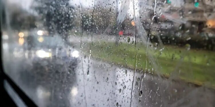 Καιρός: Βροχές, καταιγίδες και χαλάζι σήμερα