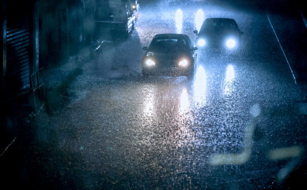 Διακοπή κυκλοφορίας σε ιρλανδικές διαβάσεις και επαρχιακές οδούς λόγω της κακοκαιρίας