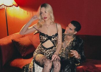 Γαρυφαλλιά Καληφώνη – Χρήστος Μάστορας: Το φωτογραφικό άλμπουμ του ζευγαριού από το ταξίδι του στο Παρίσι