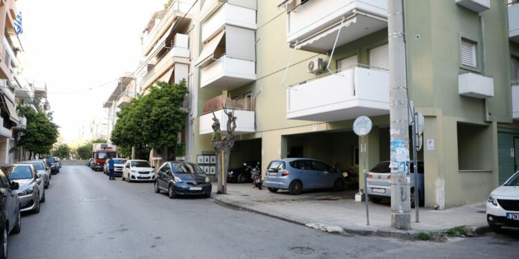 Ο άνθρωπος με τις πολλές ημερομηνίες γέννησης και τα «ποικίλα» ονόματα μητέρας