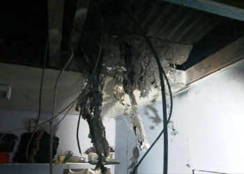 Τρόμος για 17χρονη: Την χτύπησε κεραυνός ενώ σκρόλαρε στο TikTok