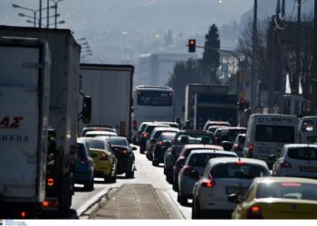 Σύγκρουση οχημάτων στον Κηφισό – Προβλήματα στην κυκλοφορία