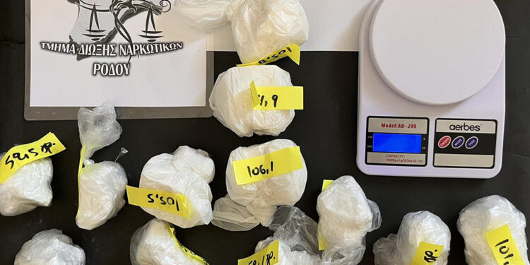 Προσωρινά κρατούμενος ο γιος, ελεύθερη με όρους η μητέρα του για την διακίνηση κοκαΐνης