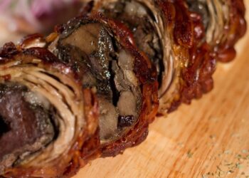 Πάσχα 2025: Συνταγή για παραδοσιακό κοκορέτσι