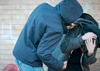 Άγριος ξυλοδαρμός μαθητών Λυκείου έξω από σχολείο – Στο νοσοκομείο ένας 17χρονος