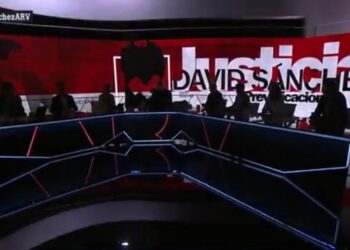 Βίντεο από τη στιγμή που τηλεοπτικό στούντιο «βυθίζεται» στο σκοτάδι