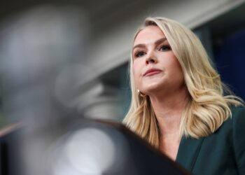 Διαψεύδει ο Λευκός Οίκος το δημοσίευμα ότι «αναζητά νέο υπουργό Άμυνας» μετά τις νέες αποκαλύψεις για Χέγκσεθ