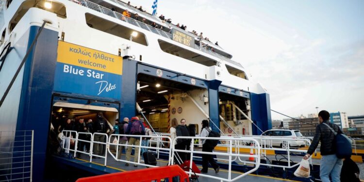 Έξοδος των εκδρομέων: Πληρότητα 100% στα πλοία