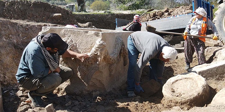 Εκπληκτική ανακάλυψη: Βρέθηκε σαρκοφάγος 2.000 ετών στην αρχαία ελληνική «Πόλη των Μονομάχων»