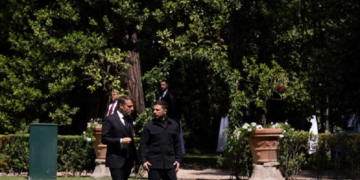 Μακρόν: Η Ουκρανία είναι έτοιμη για μια άνευ όρων εκεχειρία