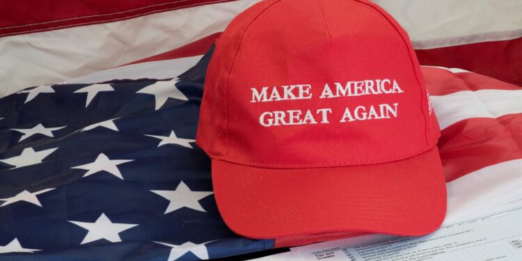 Τα μηνύματα τεσσάρων δημοσκοπήσεων στον Τραμπ