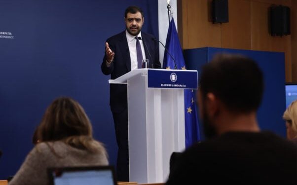 Η αντιπολίτευση είτε ζητάει να μην πληρώσουμε τα δάνειά μας, είτε κοροϊδεύει τον κόσμο