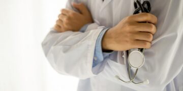 Καταδικάστηκε ο γιατρός που συνελήφθη για φακελάκι 300 ευρώ