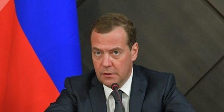 Φραστική επίθεση Μεντβέντεφ κατά του Μερτς για τις δηλώσεις του υπέρ της Ουκρανίας