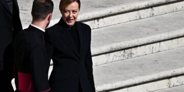 Συνάντηση Μελόνι – Ζελένσκι: «Αναμένουμε από τη Μόσχα να αποδείξει έμπρακτα τη βούληση για επιδίωξη ειρήνης»