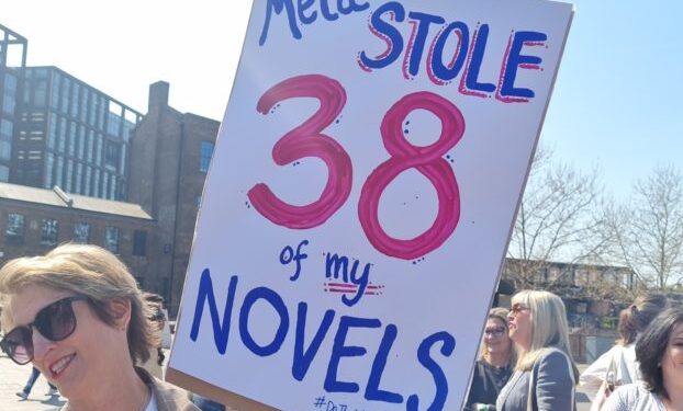 Συγγραφείς διαδήλωσαν μπροστά τα γραφεία της Meta κατά της «κλοπής» των έργων τους από την Τεχνητή Νοημοσύνη