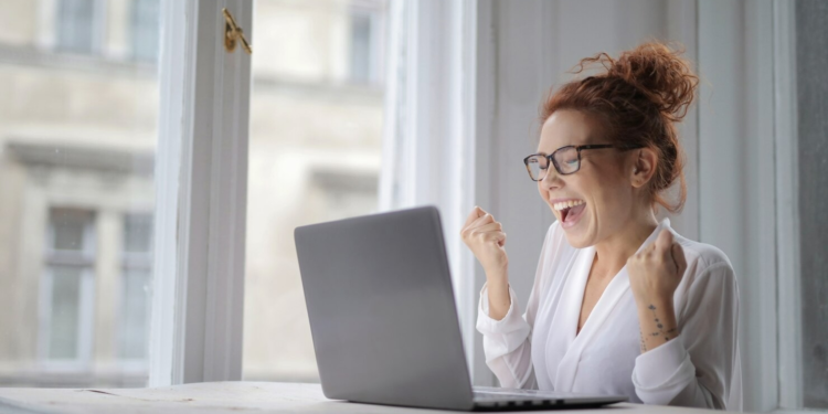 Τα 3 ζώδια που θα έχουν τύχη στα οικονομικά τους με τη Νέα Σελήνη