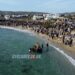 Νάξος: Με συγκίνηση και δέος η περιφορά του Επιταφίου μέσα στη θάλασσα