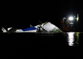 Τρεις νεκροί από συντριβή μικρού αεροσκάφους σε ποτάμι