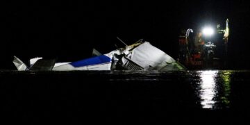 Τρεις νεκροί από συντριβή μικρού αεροσκάφους σε ποτάμι