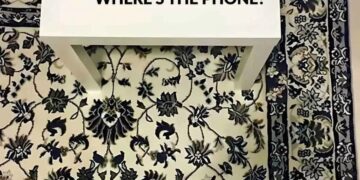 Μόνο αν είσαι ο Σέρλοκ Χολμς θα βρεις το κινητό τηλέφωνο σε 7 δευτερόλεπτα