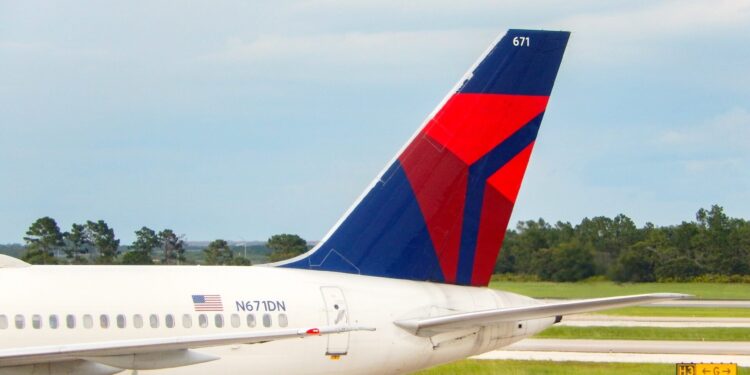 Εκκενώθηκε αεροσκάφος με 282 επιβάτες λόγω πυρκαγιάς στον κινητήρα