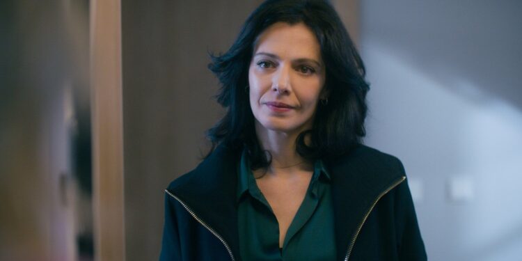 Η Μαρίνα κάνει μια τελευταία επίσκεψη στη Μάγια