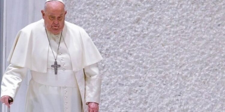 Οι ιταλικές εφημερίδες αποκαλύπτουν την αιτία θανάτου του Ποντίφικα
