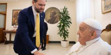 Με τον Πάπα Φραγκίσκο συναντήθηκε ο Τζέι Ντι Βανς