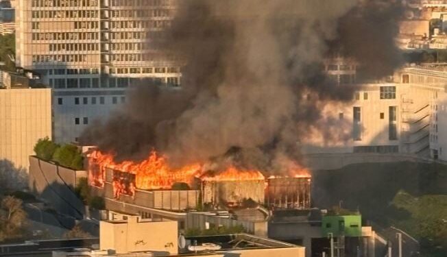 Συναγερμός στην Γαλλία: Μεγάλη φωτιά στο Παρίσι