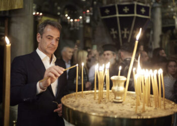 Πού θα περάσουν το Πάσχα οι πολιτικοί αρχηγοί