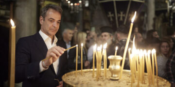 Πού θα περάσουν το Πάσχα οι πολιτικοί αρχηγοί