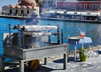 Χανιά: Το Ενετικό Λιμάνι γέμισε αρώματα… Πάσχα