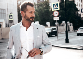 Τα 8 χαρακτηριστικά των ανδρών που μένουν αξέχαστοι στις γυναίκες