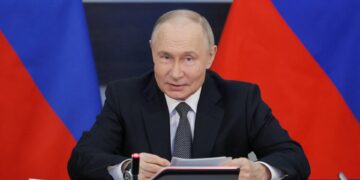 Ο πρόεδρος Πούτιν προτείνει «πάγωμα» της γραμμής του μετώπου, χωρίς διεκδίκηση εδαφών που παραμένουν υπό τον έλεγχο του Κιέβου