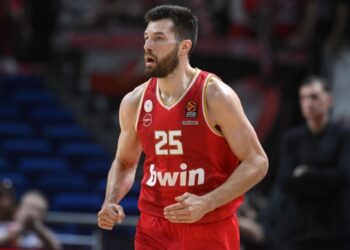 Ολυμπιακός 92 100: Ο Πίτερς υπέγραψε την πρωτιά στο Βερολίνο