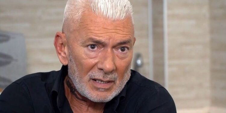 «Έσκαψα με τα χέρια μου τον λάκκο της μητέρας μου»