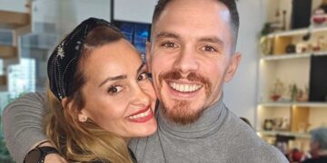 Λευτέρης Πετρούνιας: Σηκώνει στον… αέρα τη Βασιλική Μιλλούση – «Ο άνδρας μου είναι πιο δυνατός από τον δικό σου»