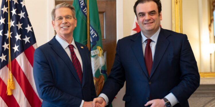 Κυριάκος Πιερρακάκης: Συναντήθηκε με τον υπουργό οικονομικών των ΗΠΑ