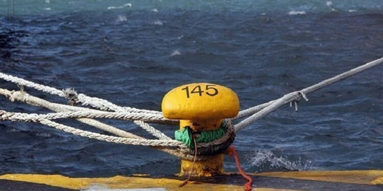 Δεμένα τα πλοία στα λιμάνια: Σε ισχύ απαγορευτικό απόπλου λόγω ισχυρών ανέμων